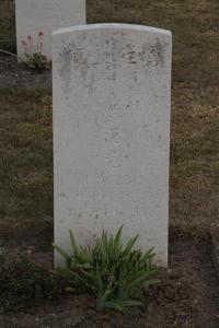 Les Baraques Military Cemetery Sangatte - Su Han Kuang, 